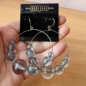 BRAND NEW OVERSIZED LIGHT BLUE PASTIC POOLS OF LIGHT SILVER TONE HOOP EARRINGS